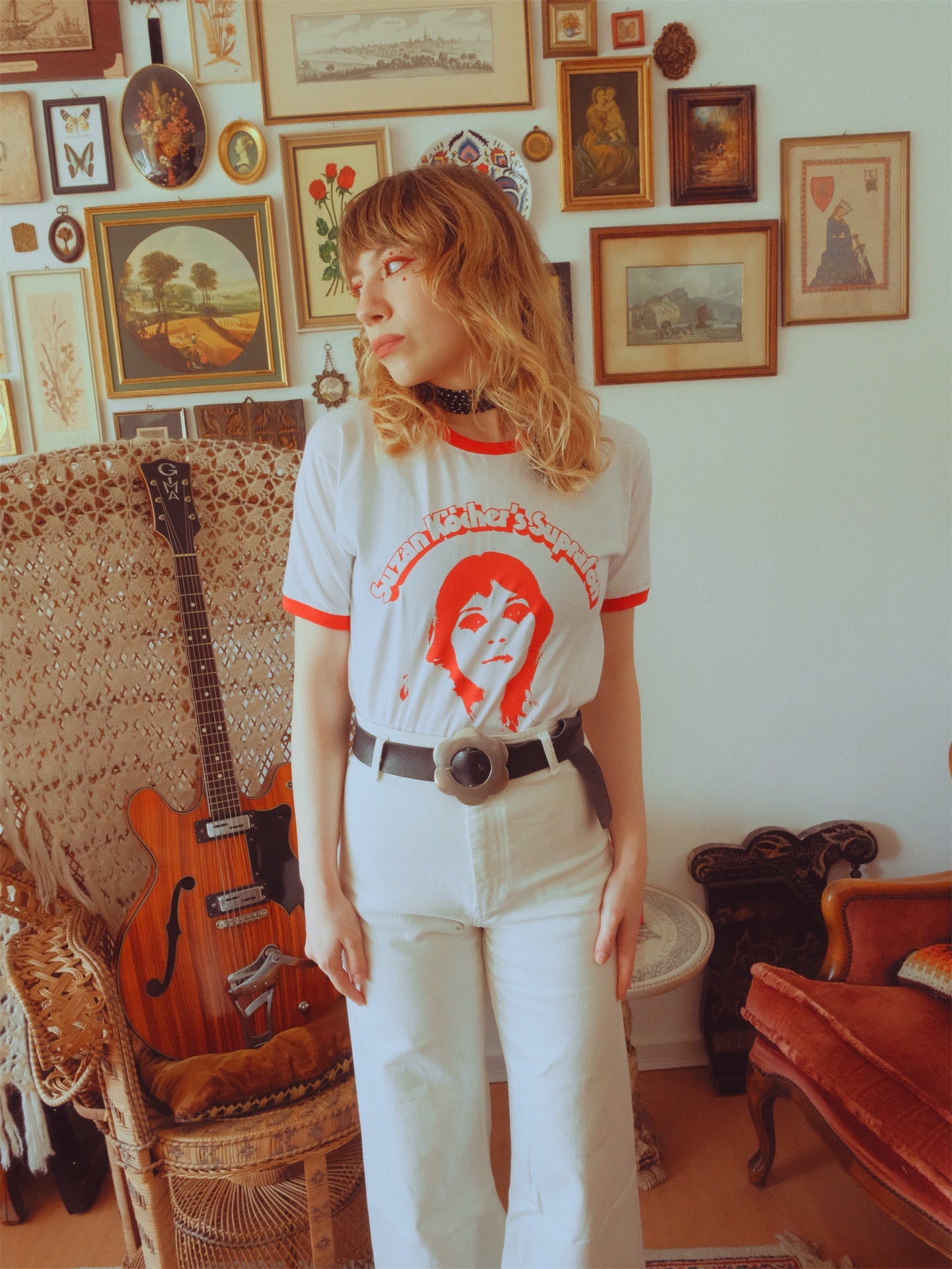 Le Temps De L'amour Ringer T-Shirt