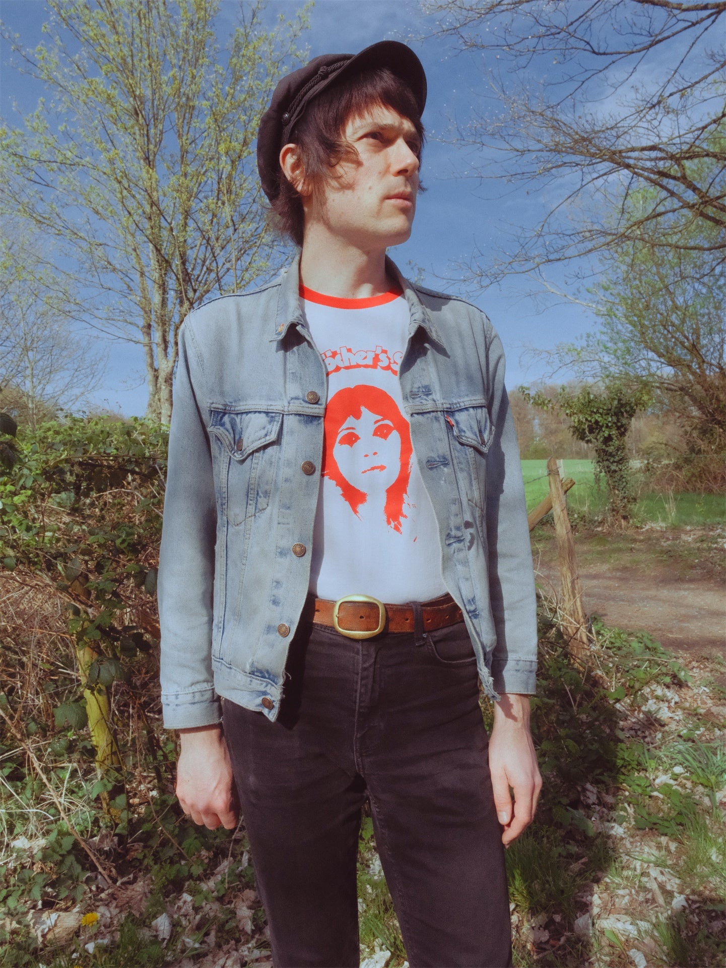 Le Temps De L'amour Ringer T-Shirt