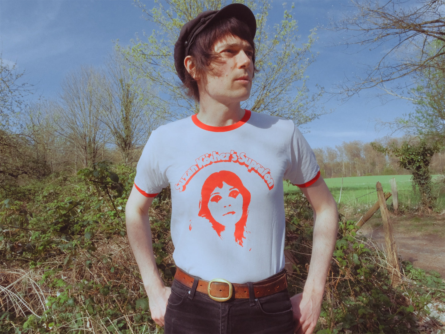 Le Temps De L'amour Ringer T-Shirt
